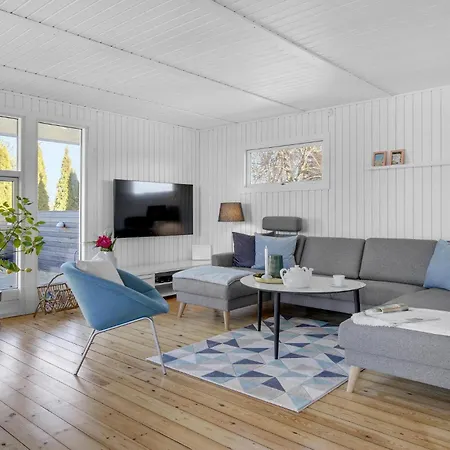 3 Bedroom Beautiful In Hébergement de vacances *