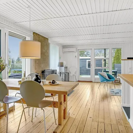 3 Bedroom Beautiful In * Skibby