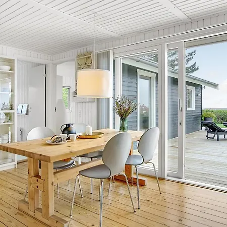 3 Bedroom Beautiful In Hébergement de vacances