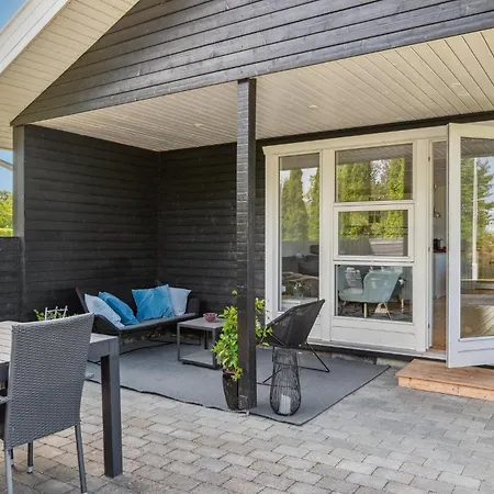 3 Bedroom Beautiful Home In Skibby * Skibby